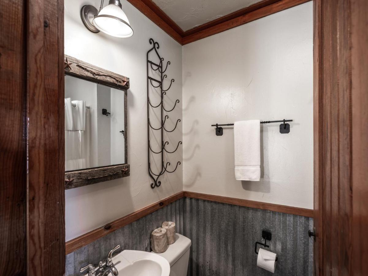 Apache Village Cabinette 11, Queen Bed, Midtown, Sleeps 2 Руидозо Экстерьер фото